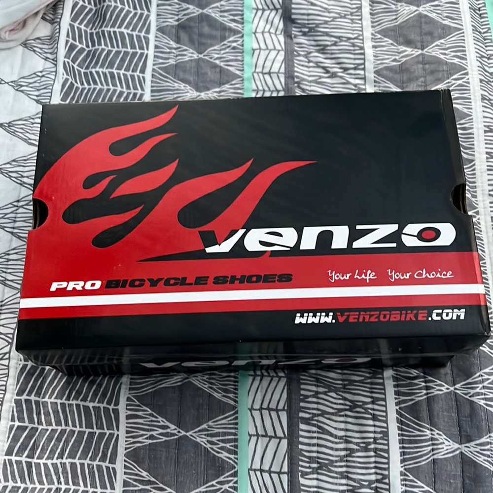 Cycling shoes! Size 8!
